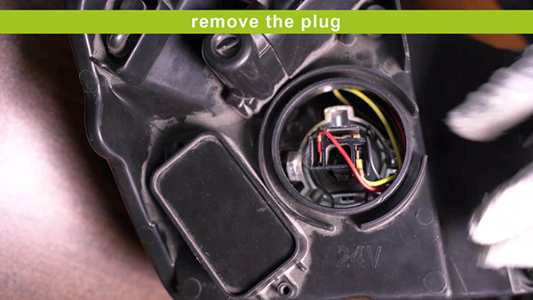 remove the plug