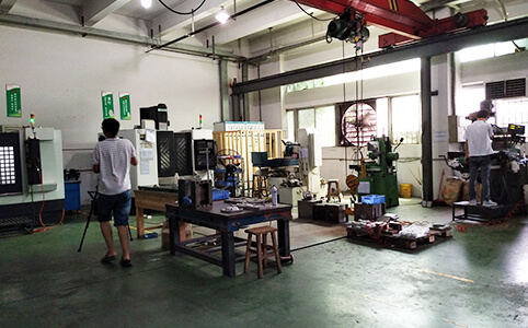 Mold manufacturing workshop